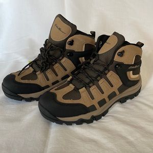 New with tags Eddie Bauer Men’s Cross Country Hiking Boot Sz 10M